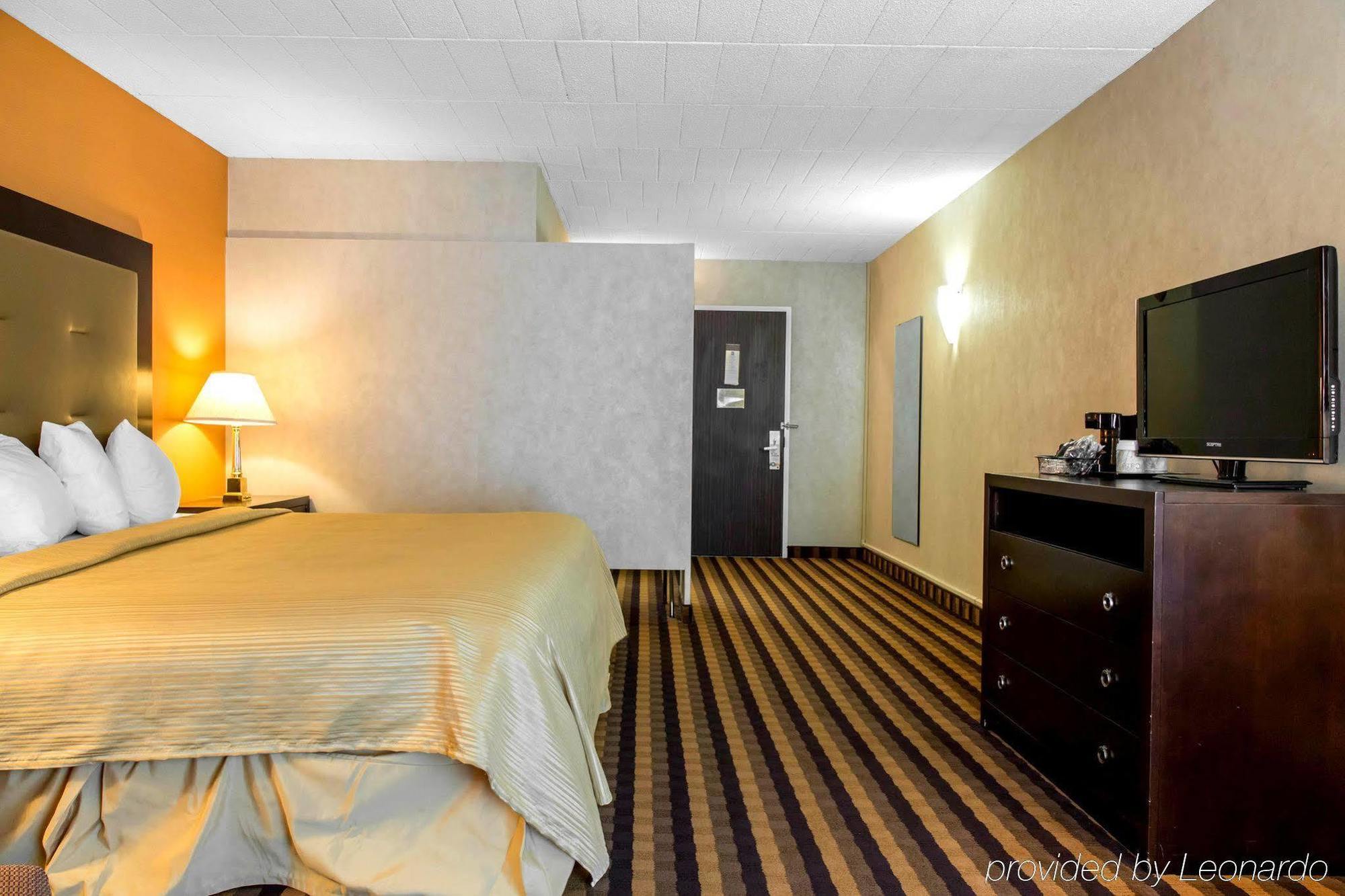 Quality Inn Windsor Locks Exterior foto